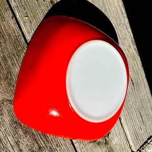 Pyrex red square hostess bowl, as is good condition with one chip